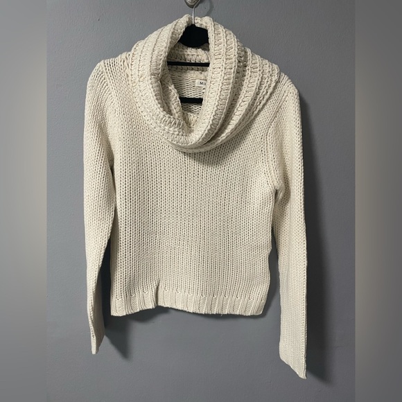 NWT Miracle Chunky Cable Knit Cowl Neck Sweater in Cream. Size S/M - Picture 1 of 7